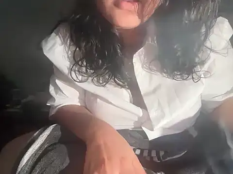 Snapshot of hugeindiantitties chatting on 02/20/26, 06:10 hugeindiantitties online show from 02/20/26, 06:10