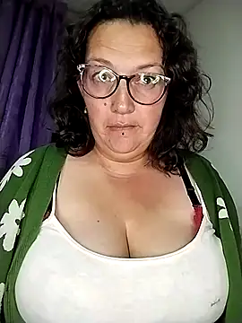 Snapshot of _Saraqueen chatting on 02/21/26, 03:41 Saraqueen online show from 02/21/26, 03:41