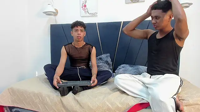 Snapshot of alexx_cum18 chatting on 03/25/26, 12:15 alexx cum18 online show from 03/25/26, 12:15