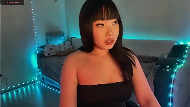 Snapshot of whispersofdarsy chatting on 02/28/26, 10:20 whispersofdarsy online show from 02/28/26, 10:20