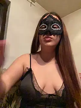 SweetAisha00 online show from 04/15/26, 07:18