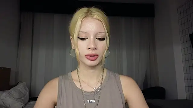 Snapshot of qualitybab chatting on 02/22/26, 10:22 qualitybab online show from 02/22/26, 10:22