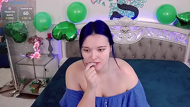 Snapshot of HazeMarie chatting on 03/18/26, 04:04 HazeMarie online show from 03/18/26, 04:04