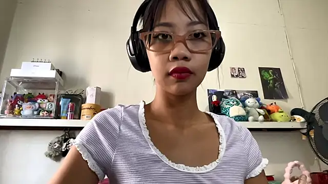 Snapshot of GloryKulikowski chatting on 02/23/26, 01:07 GloryKulikowski online show from 02/23/26, 01:07