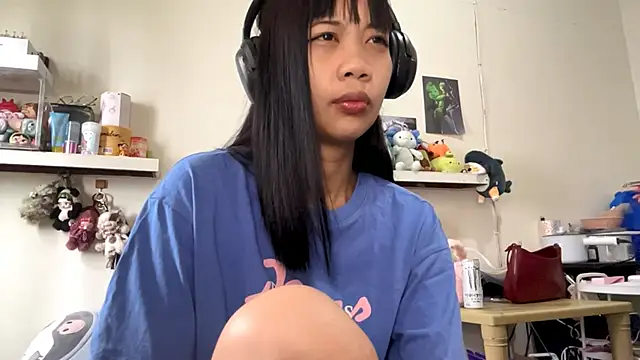 Snapshot of GloryKulikowski chatting on 02/25/26, 01:17 GloryKulikowski online show from 02/25/26, 01:17