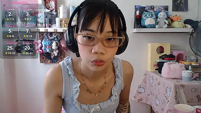 GloryKulikowski online show from 03/23/26, 02:11