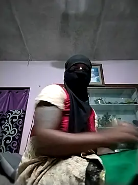 Snapshot of Ladycross chatting on 02/26/26, 05:35 Ladycross online show from 02/26/26, 05:35