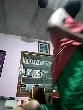 Snapshot of Ladycross chatting on 02/23/26, 06:19 Ladycross online show from 02/23/26, 06:19