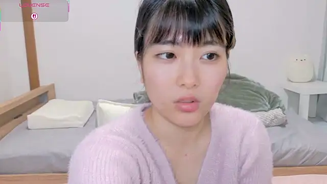 Somi-chan online show from 03/09/26, 10:52