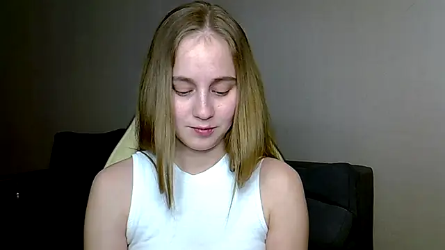 Snapshot of christimontero chatting on 03/02/26, 05:20 christimontero online show from 03/02/26, 05:20