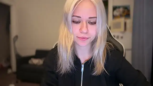 Leylia Lily online show from 04/10/26, 06:37