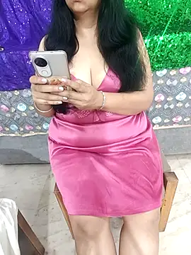 Snapshot of Hot_Sonniyaa chatting on 02/15/26, 02:56 Hot Sonniyaa online show from 02/15/26, 02:56