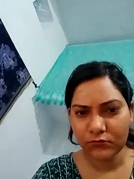 Snapshot of Anushka_Singh0 chatting on 03/18/26, 01:31 Anushka Singh0 online show from 03/18/26, 01:31