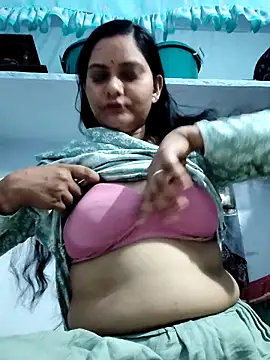 Snapshot of Anushka_Singh0 chatting on 04/16/26, 05:03 Anushka Singh0 online show from 04/16/26, 05:03