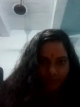 Snapshot of Anushka_Singh0 chatting on 03/21/26, 08:04 Anushka Singh0 online show from 03/21/26, 08:04