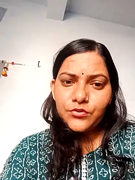 Snapshot of Anushka_Singh0 chatting on 03/12/26, 04:18 Anushka Singh0 online show from 03/12/26, 04:18