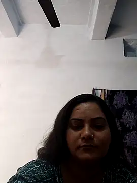Snapshot of Anushka_Singh0 chatting on 04/15/26, 10:32 Anushka Singh0 online show from 04/15/26, 10:32