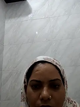 Snapshot of Anushka_Singh0 chatting on 06/16/26, 12:10 Anushka Singh0 online show from 06/16/26, 12:10