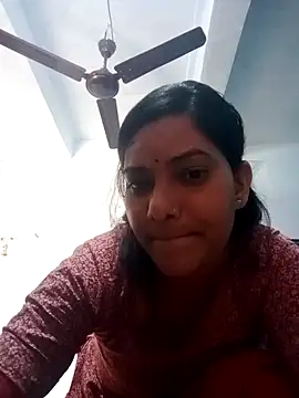 Snapshot of Anushka_Singh0 chatting on 03/14/26, 04:07 Anushka Singh0 online show from 03/14/26, 04:07