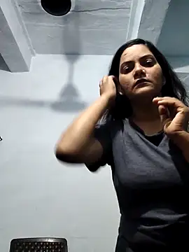 Snapshot of Anushka_Singh0 chatting on 04/13/26, 07:34 Anushka Singh0 online show from 04/13/26, 07:34