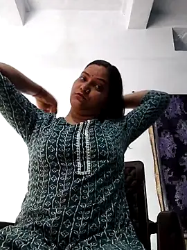 Snapshot of Anushka_Singh0 chatting on 03/23/26, 11:21 Anushka Singh0 online show from 03/23/26, 11:21