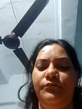 Snapshot of Anushka_Singh0 chatting on 03/06/26, 11:55 Anushka Singh0 online show from 03/06/26, 11:55