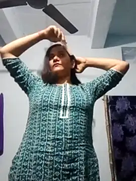 Snapshot of Anushka_Singh0 chatting on 03/03/26, 04:14 Anushka Singh0 online show from 03/03/26, 04:14