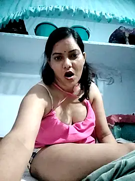 Snapshot of Anushka_Singh0 chatting on 04/13/26, 07:40 Anushka Singh0 online show from 04/13/26, 07:40