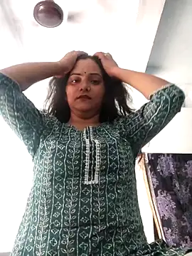 Snapshot of Anushka_Singh0 chatting on 04/01/26, 10:05 Anushka Singh0 online show from 04/01/26, 10:05