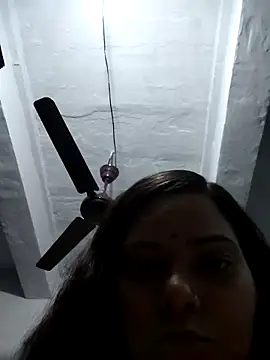 Snapshot of Anushka_Singh0 chatting on 04/08/26, 04:41 Anushka Singh0 online show from 04/08/26, 04:41