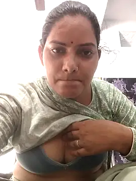 Snapshot of Anushka_Singh0 chatting on 06/11/26, 04:31 Anushka Singh0 online show from 06/11/26, 04:31