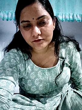 Snapshot of Anushka_Singh0 chatting on 04/02/26, 05:41 Anushka Singh0 online show from 04/02/26, 05:41