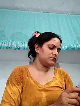 Snapshot of Anushka_Singh0 chatting on 07/04/26, 08:42 Anushka Singh0 online show from 07/04/26, 08:42