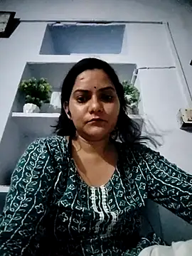 Anushka Singh0 online show from 04/30/26, 05:42