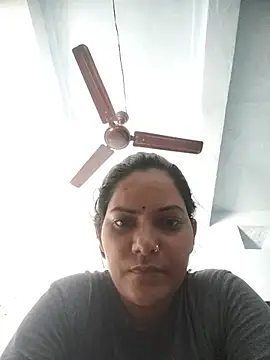 Snapshot of Anushka_Singh0 chatting on 06/13/26, 07:17 Anushka Singh0 online show from 06/13/26, 07:17
