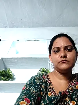 Snapshot of Anushka_Singh0 chatting on 06/08/26, 10:27 Anushka Singh0 online show from 06/08/26, 10:27