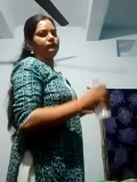 Snapshot of Anushka_Singh0 chatting on 03/03/26, 01:12 Anushka Singh0 online show from 03/03/26, 01:12