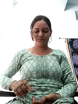 Anushka Singh0 online show from 05/26/26, 04:32