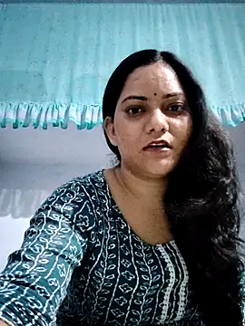 Snapshot of Anushka_Singh0 chatting on 04/01/26, 05:10 Anushka Singh0 online show from 04/01/26, 05:10