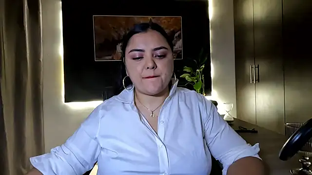 Snapshot of AzaraOnyx chatting on 07/19/26, 01:41 AzaraOnyx online show from 07/19/26, 01:41