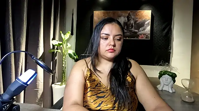 AzaraOnyx online show from 05/26/26, 02:48
