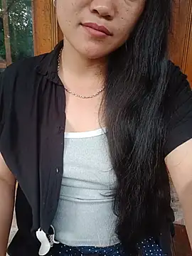 Snapshot of nelina_12345 chatting on 07/04/26, 10:58 nelina 12345 online show from 07/04/26, 10:58