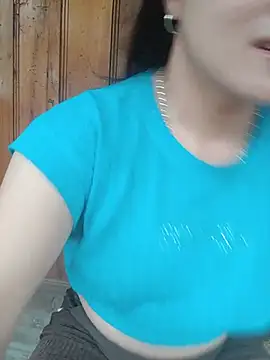 Snapshot of nelina_12345 chatting on 06/05/26, 10:59 nelina 12345 online show from 06/05/26, 10:59