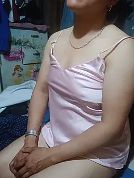 Snapshot of nelina_12345 chatting on 07/12/26, 12:28 nelina 12345 online show from 07/12/26, 12:28