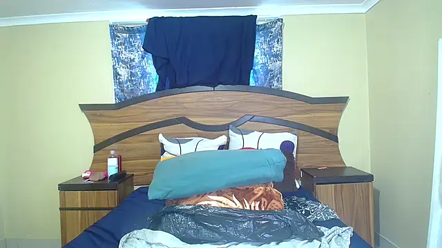 Snapshot of Queenxxxjesy chatting on 04/10/26, 11:17 Queenxxxjesy online show from 04/10/26, 11:17