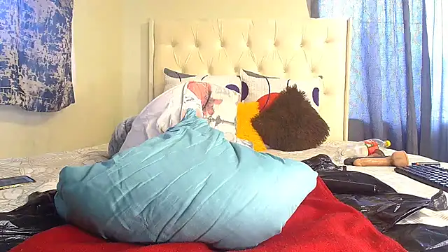 Snapshot of Queenxxxjesy chatting on 02/24/26, 02:51 Queenxxxjesy online show from 02/24/26, 02:51