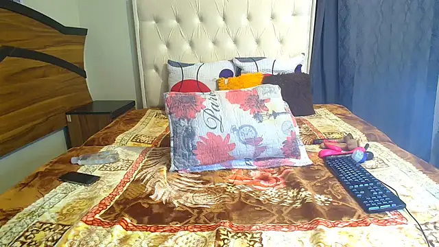 Snapshot of Queenxxxjesy chatting on 03/04/26, 01:35 Queenxxxjesy online show from 03/04/26, 01:35