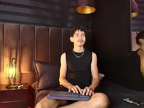 skinny jean  online show from 03/05/26, 11:21