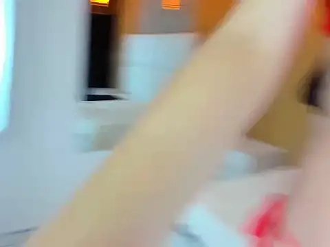 LolaWhite online show from 04/19/26, 04:35