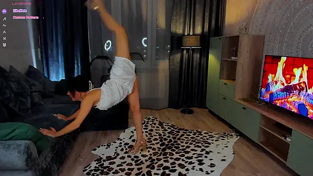 Shanita moon online show from 03/31/26, 06:21